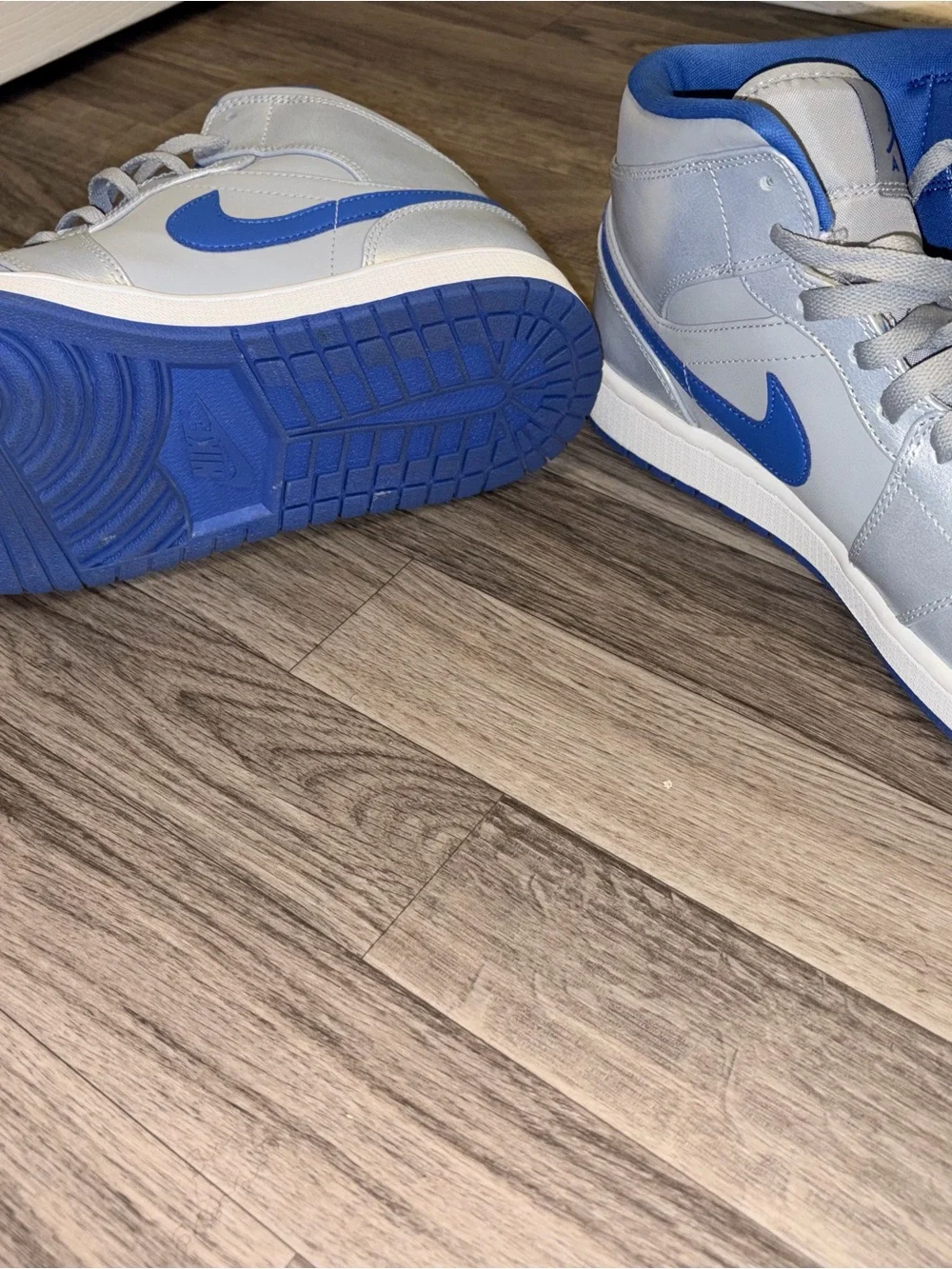 Jordan 1 Mid Wolf Grey Sport Blue